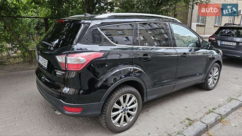 Внедорожник / Кроссовер Ford Escape 2017 в Киеве