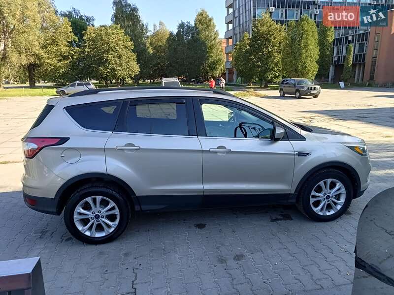 Внедорожник / Кроссовер Ford Escape 2016 в Львове