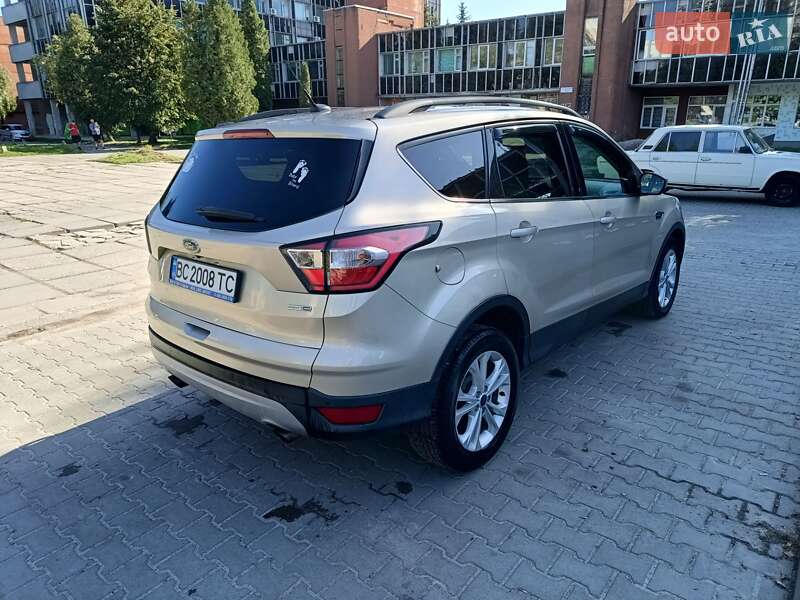 Внедорожник / Кроссовер Ford Escape 2016 в Львове