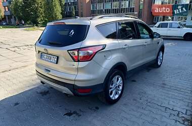 Внедорожник / Кроссовер Ford Escape 2016 в 