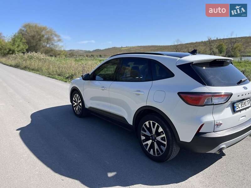 Внедорожник / Кроссовер Ford Escape 2020 в Золочеве