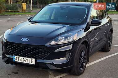 Позашляховик / Кросовер Ford Escape 2021 в 