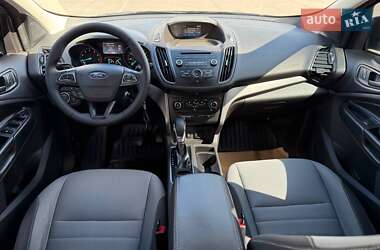 Внедорожник / Кроссовер Ford Escape 2018 в 