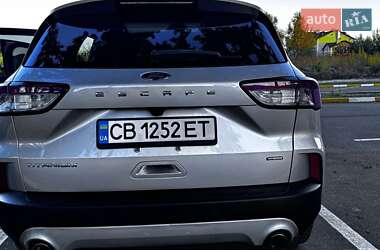 Внедорожник / Кроссовер Ford Escape 2020 в 