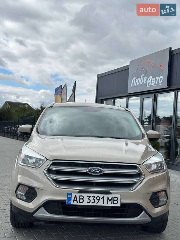 Позашляховик / Кросовер Ford Escape 2017 в Вінниці
