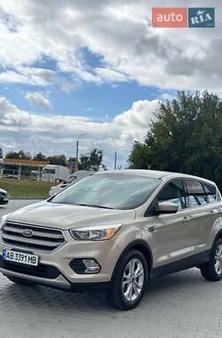 Позашляховик / Кросовер Ford Escape 2017 в Вінниці