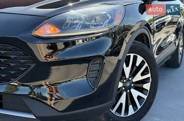 Внедорожник / Кроссовер Ford Escape 2020 в 