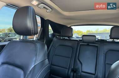 Внедорожник / Кроссовер Ford Escape 2020 в 