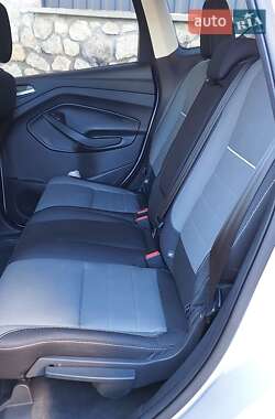 Внедорожник / Кроссовер Ford Escape 2014 в 
