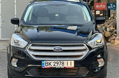 Внедорожник / Кроссовер Ford Escape 2018 в 