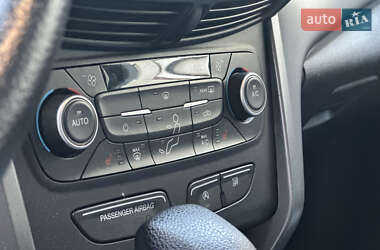 Внедорожник / Кроссовер Ford Escape 2018 в 