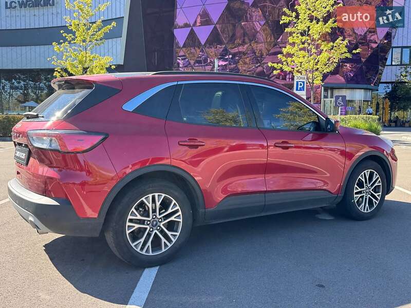 Внедорожник / Кроссовер Ford Escape 2021 в Киеве