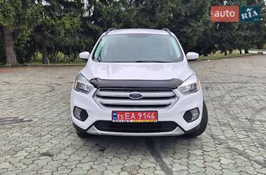 Внедорожник / Кроссовер Ford Escape 2018 в 