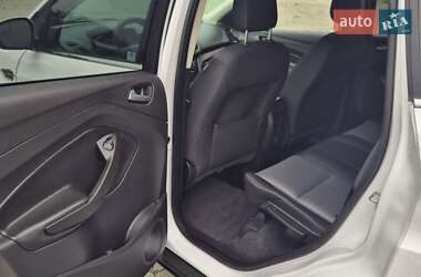 Внедорожник / Кроссовер Ford Escape 2018 в 