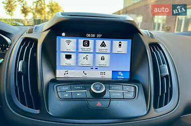 Внедорожник / Кроссовер Ford Escape 2017 в 