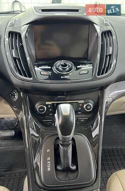 Внедорожник / Кроссовер Ford Escape 2015 в 
