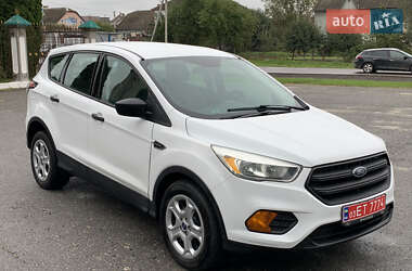 Внедорожник / Кроссовер Ford Escape 2018 в 