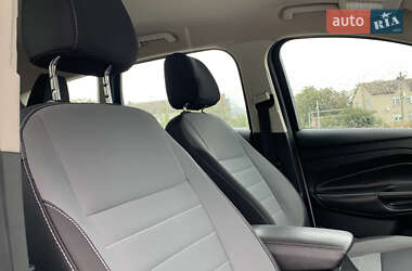 Внедорожник / Кроссовер Ford Escape 2018 в 