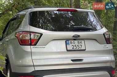 Внедорожник / Кроссовер Ford Escape 2017 в 