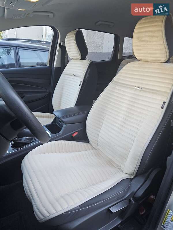 Внедорожник / Кроссовер Ford Escape 2017 в Черкассах