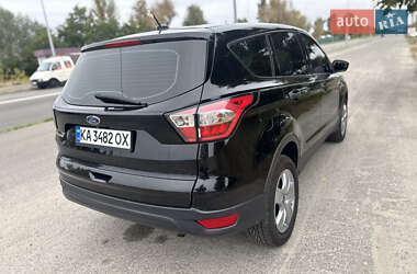 Внедорожник / Кроссовер Ford Escape 2017 в 