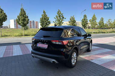 Внедорожник / Кроссовер Ford Escape 2021 в 