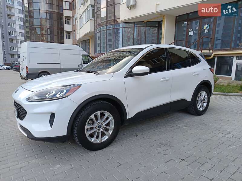Внедорожник / Кроссовер Ford Escape 2020 в 