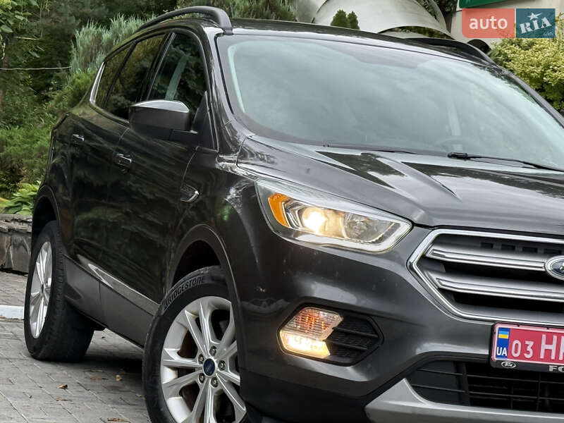 Внедорожник / Кроссовер Ford Escape 2016 в Дрогобыче