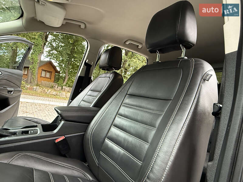 Внедорожник / Кроссовер Ford Escape 2016 в Дрогобыче