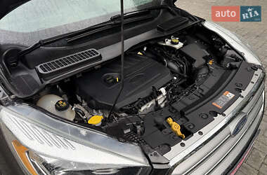 Внедорожник / Кроссовер Ford Escape 2016 в 