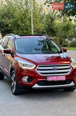 Внедорожник / Кроссовер Ford Escape 2018 в 