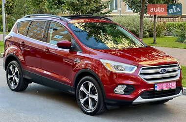 Внедорожник / Кроссовер Ford Escape 2018 в 