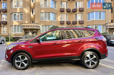 Внедорожник / Кроссовер Ford Escape 2018 в 