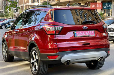 Внедорожник / Кроссовер Ford Escape 2018 в 