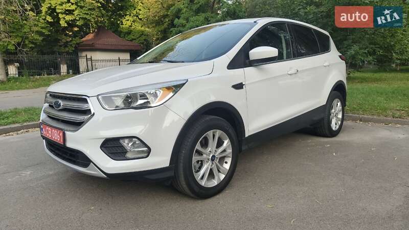 Внедорожник / Кроссовер Ford Escape 2019 в Киеве