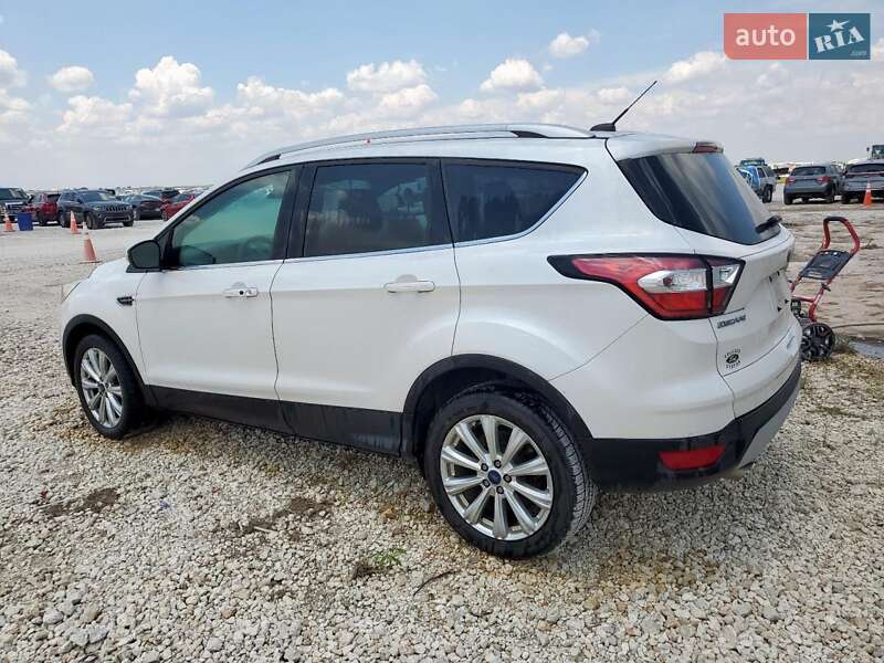 Внедорожник / Кроссовер Ford Escape 2017 в Черкассах