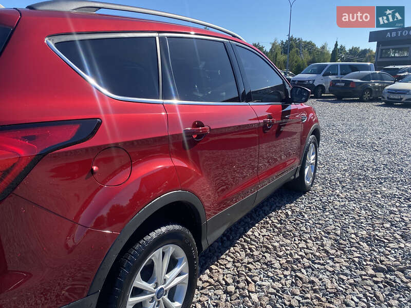 Внедорожник / Кроссовер Ford Escape 2018 в Львове