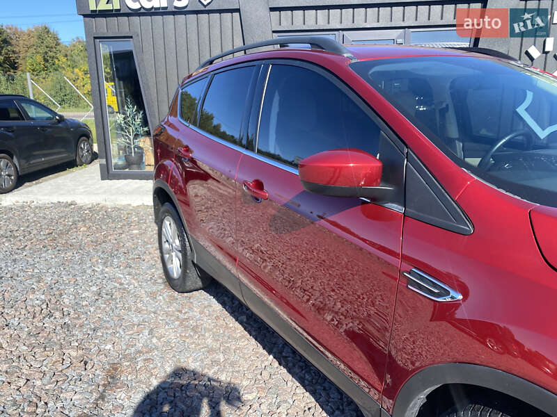 Внедорожник / Кроссовер Ford Escape 2018 в Львове