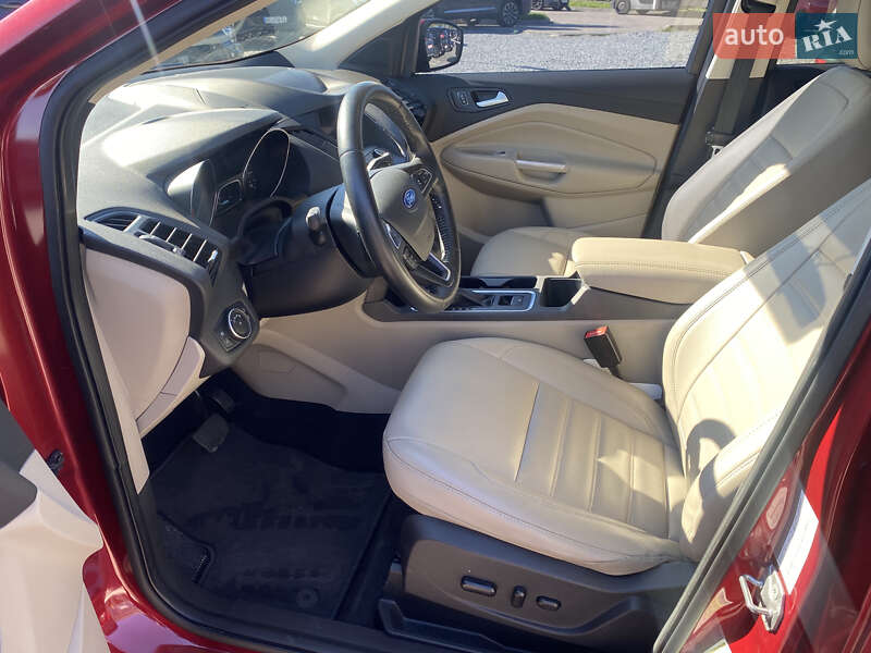 Внедорожник / Кроссовер Ford Escape 2018 в Львове