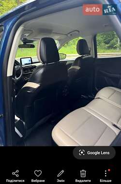 Внедорожник / Кроссовер Ford Escape 2022 в 