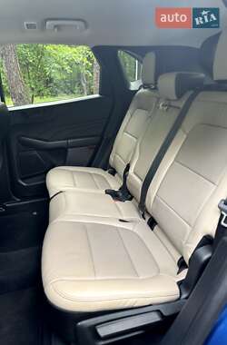 Внедорожник / Кроссовер Ford Escape 2022 в 