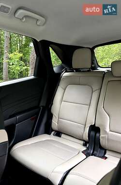 Внедорожник / Кроссовер Ford Escape 2022 в 