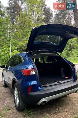 Внедорожник / Кроссовер Ford Escape 2022 в 
