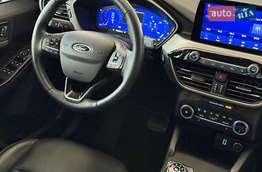 Внедорожник / Кроссовер Ford Escape 2020 в 