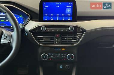 Внедорожник / Кроссовер Ford Escape 2020 в 