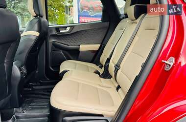 Внедорожник / Кроссовер Ford Escape 2020 в 