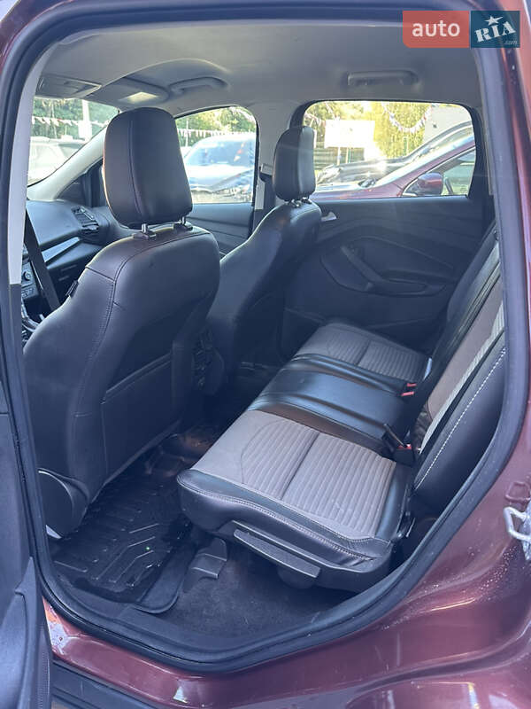 Внедорожник / Кроссовер Ford Escape 2018 в Черновцах