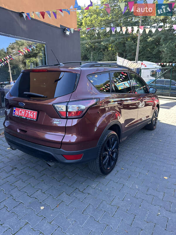 Внедорожник / Кроссовер Ford Escape 2018 в Черновцах