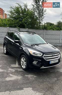 Внедорожник / Кроссовер Ford Escape 2018 в 