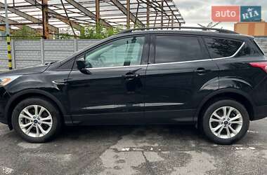 Внедорожник / Кроссовер Ford Escape 2018 в 